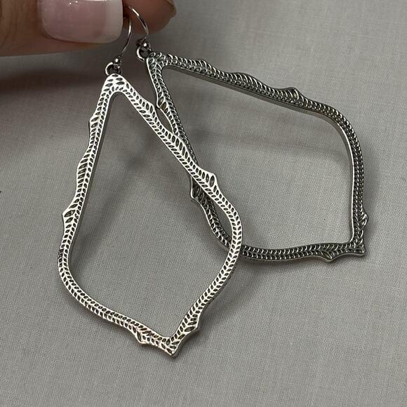 KENDRA SCOTT SOPHEE SILVER‎ EARRINGS - Picture 1 of 4
